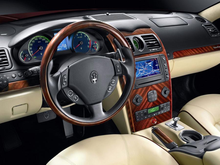  Maserati Quattroporte Executive GT 2005 года  (фото 17 из 18)
